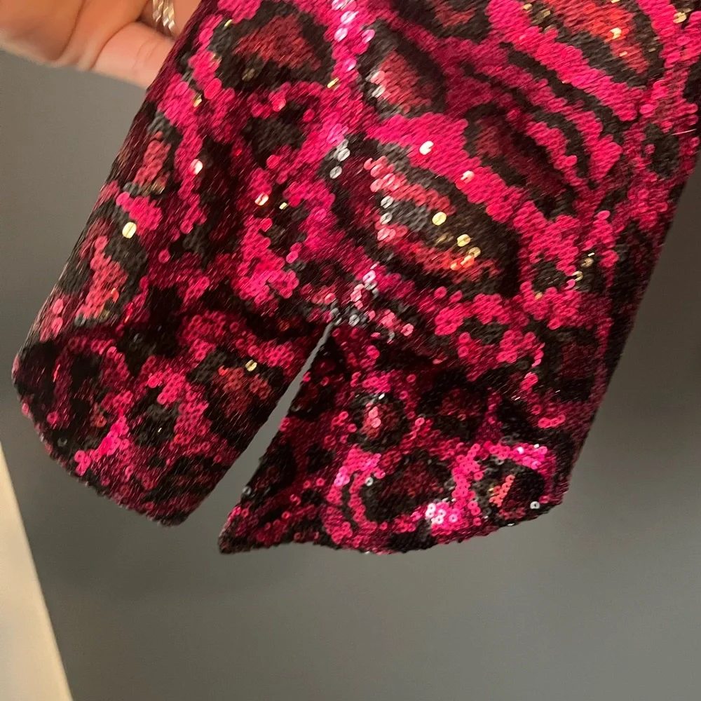 Top Shop Pink Leopard Sequin Bell Sleeve Top US 6 - Picture 6 of 7